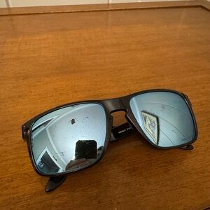 Oakley Holbrook polarized men’s glasses